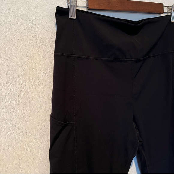 Zyia Active Black Flower Power Luxe Two Pocket Leggings - Picture 12 of 12